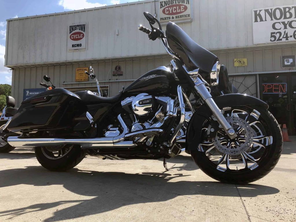 Check out this 2014 Streetglide FLHX, Knobtown Cycle