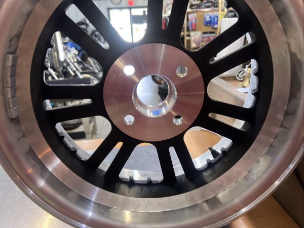 Harley Davidson oem TRI-Glide Rear Wheel #83327-09 - Image 10