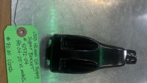 Harley Davidson oem LH Footpeg Support Bracket #42972-04