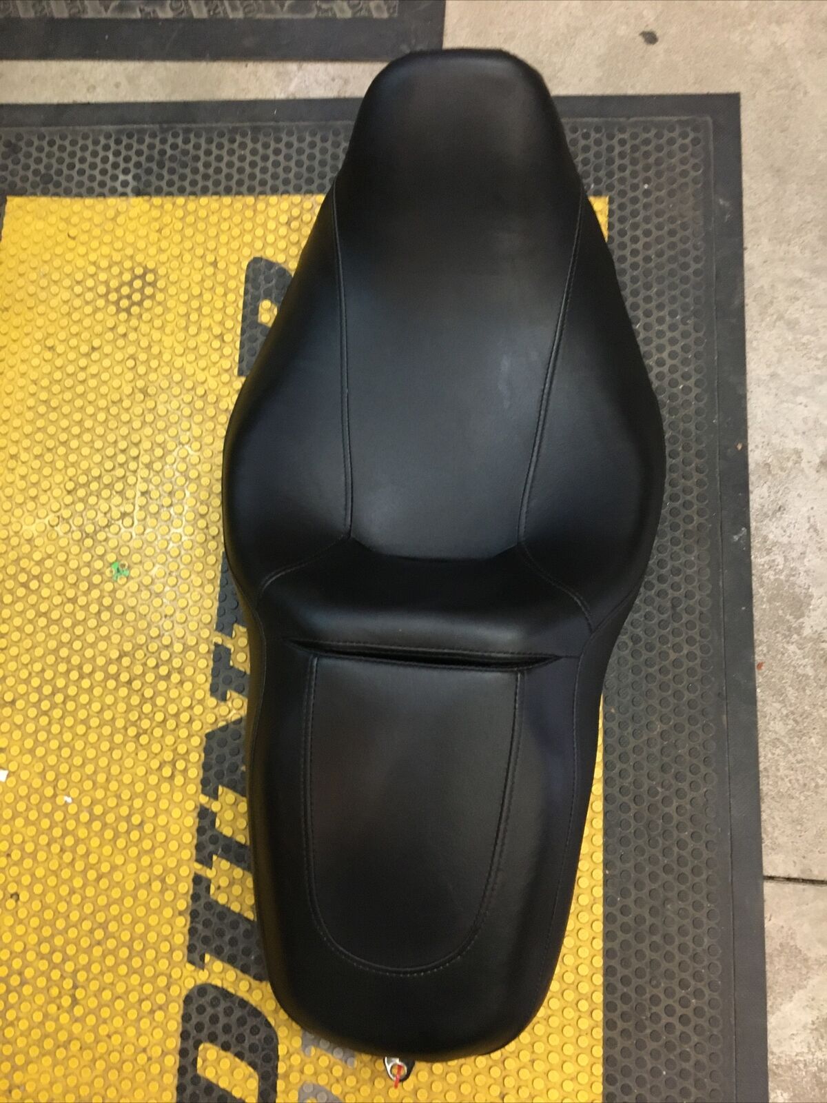 Harley Davidson OEM Touring Seat #52320-11 - Knobtown Cycle