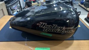 Harley Davidson oem Fuel Tank #61267-97DH