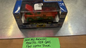 M2 Machines Moon Pie 1958 GMC Fleet Option Truck